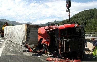 Una scena del drammatico incidente accaduto in autostrada 