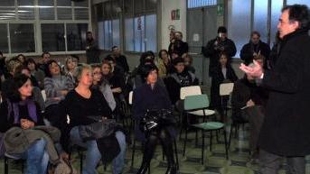 <b>IL SALUTO.</b> Il presidente della Regione Enrico Rossi ieri alla Mabro