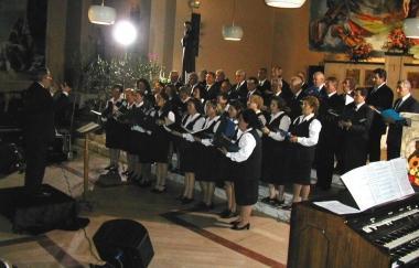 Schola Cantorum e gospel in piazza a Marina di Campo