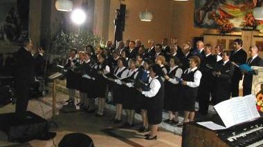 Schola Cantorum e gospel in piazza a Marina di Campo