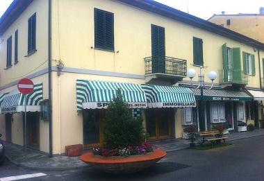 <b>STORICA.</b> Lagenzia Spoto sullangolo di piazza Dante  