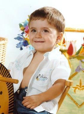 2 CANDELINE PER KRISTIAN Tanti auguri di buon compleanno a questo bellissimo bambino dai nonni ...