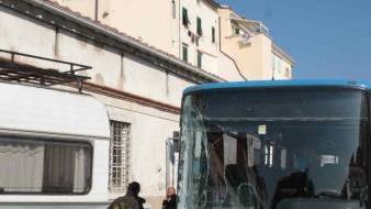 Il luogo dell’incidente, sulla destra il bus guidato da Poletto, che ha travolto e ucciso Enrico Raffaelli