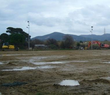 Le ruspe a lavoro nei terreni di Fremura in via Campania    