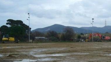 Le ruspe a lavoro nei terreni di Fremura in via Campania