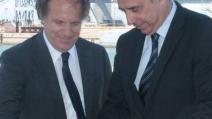Il sindaco Cosimi (a destra) e il presidente dell’Authority Piccini al taglio del nastro alla banchina 75
