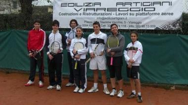 Alcune delle racchette del trofeo Edilizia