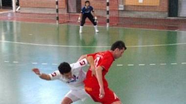 Un’azione di gioco in una gara di calcio a 7