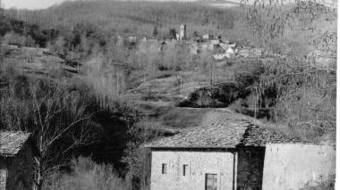 La strada provinciale di Sillano e, nella foto grande, un’immagine della Valle di Soraggio