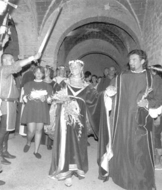 Una sfilata in costume medioevale