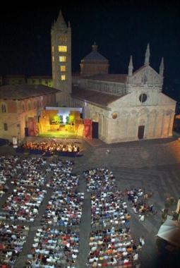 <b>LA PIAZZA DEL DUOMO </b>di Massa Marittima sar&agrave; teatro il 7 gennaio di un insolito raduno 