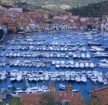 <b>POLEMICHE.</b> Sulla delibera per le concessioni 