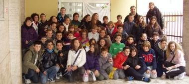 <b>LEZIONE. </b> I ragazzi delle Borsi-Pazzini insieme a Nicola Vizzoni ed Elisa Magni     