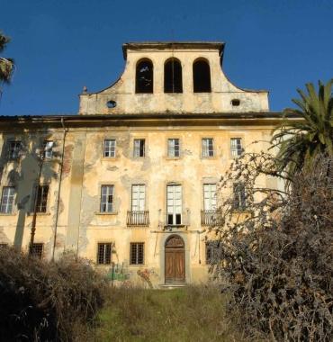La familiare sagoma di villa Tanzi una delle Sbertoli  
