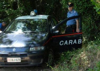 Due coltellate al rivale: arrestato