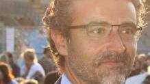 Alberto Chiovelli, direttore dell’Ansf, a Viareggio per l’anniversario della strage; a fianco, Polfer al lavoro in stazione