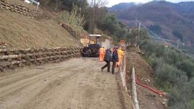 Il sindaco Del Ghingaro e la frana in via di Vergaia