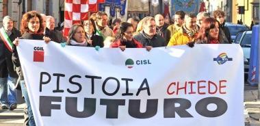 Manifestazione per il rilancio delleconomia A destra il brindisi della presidente della Provincia 