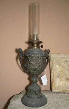<b>PORTO ERCOLE </b>In mostra lumi a petrolio di varie provenienze      