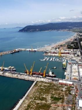 Il porto commerciale 