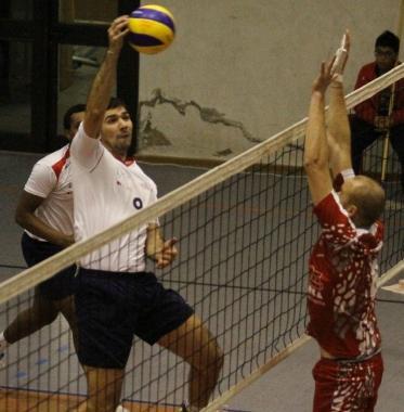 Una schiacciata del Prato durante una partita casalinga 