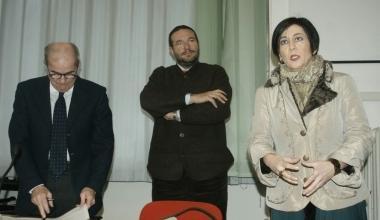 Da sinistra Francesco Genovesi responsabile della centrale 118 dellAsl Luca Lavazza e Monica Calamai  
