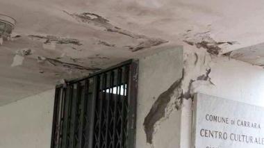 Lo stato della Sala Amendola adiacente alla biblioteca