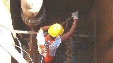 Tecnici Asa al lavoro, sopra Fabio Del Nista, sotto Michele Caturegli