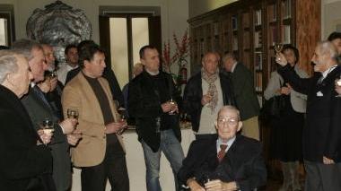 Al centro Pietro Vestri presidente della Fondazione Datini