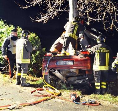 Lultimo incidente mortale sullAurelia, a destra il platano della strage di settembre  