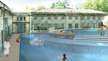 Lo stabilimento Grocco e, a sinistra, il rendering della futura piscina termale alle Leopoldine