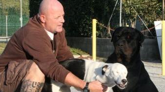 Roberto Cerri con il rottweiler protagonista della ggressione