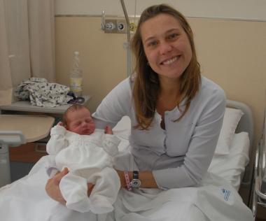 <b>LA PICCOLA MIA </b>tra le braccia della sua mamma 