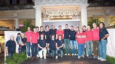 <b>LA VOGLIA DI TORNARE IN ALTO. </b>La presentazione della squadra, ripartita dalla serie C Dilettanti, nel piazzale del Gambrinus