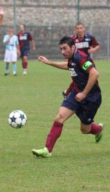 <b>TERRORE DELLE DIFESE.</b> Federico Tosi si &egrave; confermato attaccante letale: nella stagione in corso ha gi&agrave; messo a segno 14 reti nel torneo di serie D       
