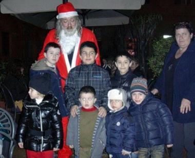 Babbo Natale tra i bimbi