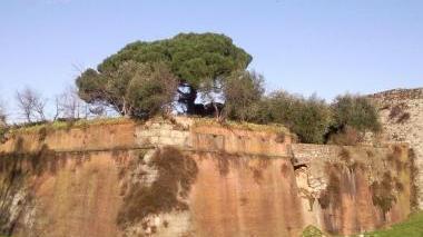 Salvate il bastione in piazza Macelli