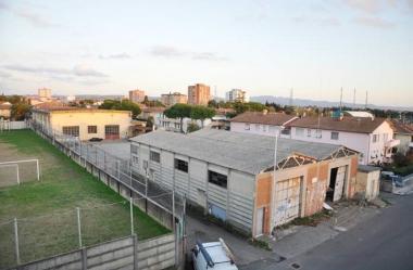 Una veduta dall’alto degli ex magazzini comunali all’asta