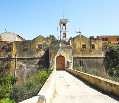 Lingresso del carcere di Porto Azzurro    