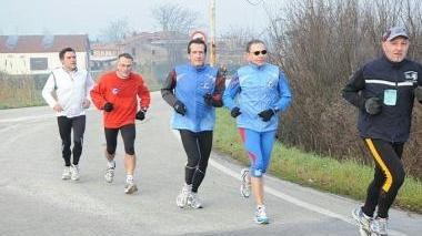 Due momenti della gara che si è disputata a Casale
