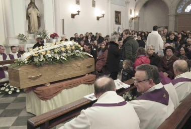 In mille a Campo per l'estremo saluto a don Mirio Coli