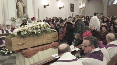 In mille a Campo per l'estremo saluto a don Mirio Coli