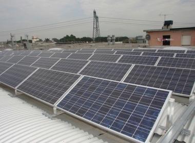Un impianto fotovoltaico recentemente realizzato nelle campagne              