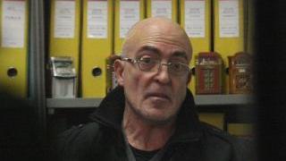 Uno dei due titolari della Pratogiochi Automat di via della Romita. A destra i rilievi della polizia