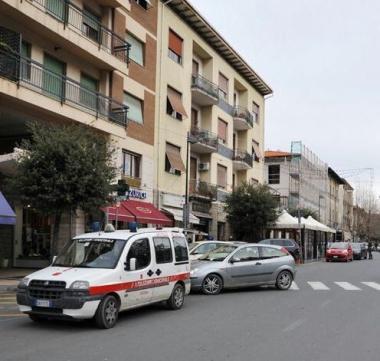 Ferita una donna investita in piazza della Libertà