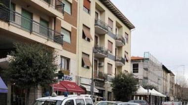 Ferita una donna investita in piazza della Libertà