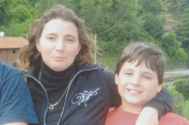 Elia Maiorano insieme alla mamma Cecilia che ha scritto una lettera ai genitori di Chiara 