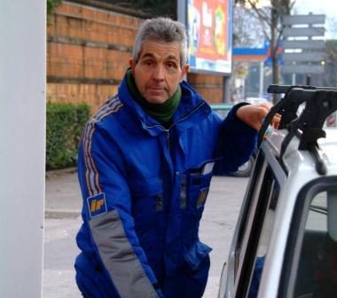 Il benzinaio Romano Meschi ha reagito al bandito che voleva lincasso (Vip)   