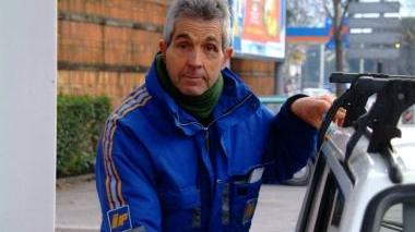 Il benzinaio Romano Meschi ha reagito al bandito che voleva l’incasso (Vip)