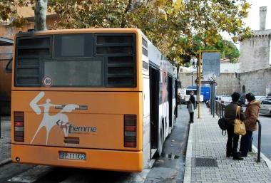 Il terminal bus della Tiemme in via Leonardo da Vinci 
